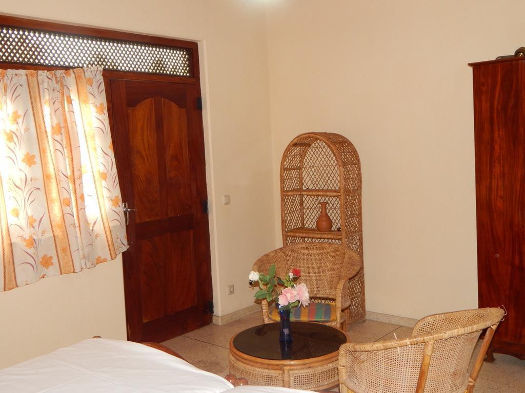 Mallika Guest House Hikkaduwa Room photo